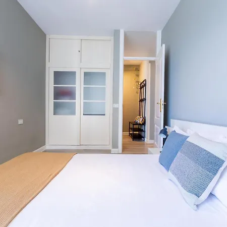 Apartment Beachfront With Communal Pool Radazul