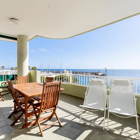 Lejlighed Beachfront With Communal Pool